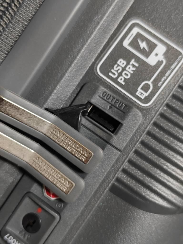 インスタゴンのUSBポート