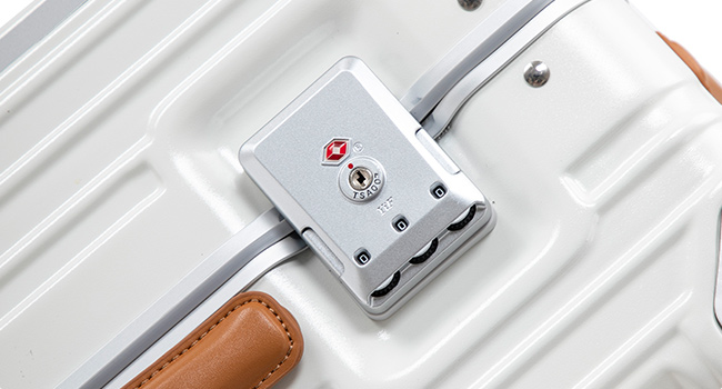 タビトラ KRS8268 のTSAロック（鍵）